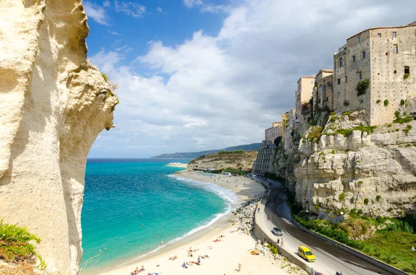 Eski kasaba Tropea cliff, Calabria, İtalya görüntüleyin — Stok fotoğraf