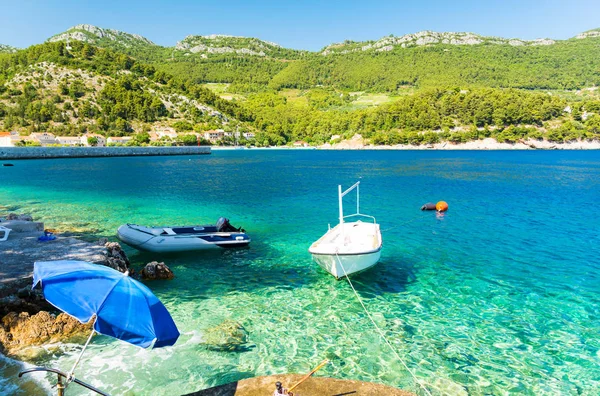 Crystal clear water on Peljesac peninsula, Dalmatia, Croatia — Stock Photo, Image