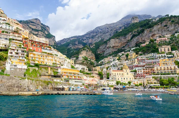 Utsikt över Positano på Amalfikusten, Kampanien, Italien — Stockfoto