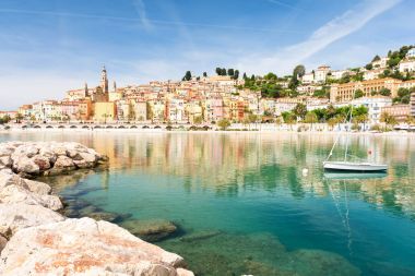 renkli Menton şehir Cote d'Azur Güney Fransa