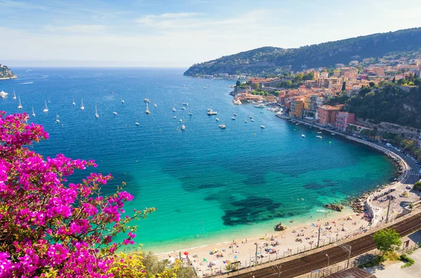 View of luxury resort and bay of Cote d'Azur in France. — Stock Photo, Image