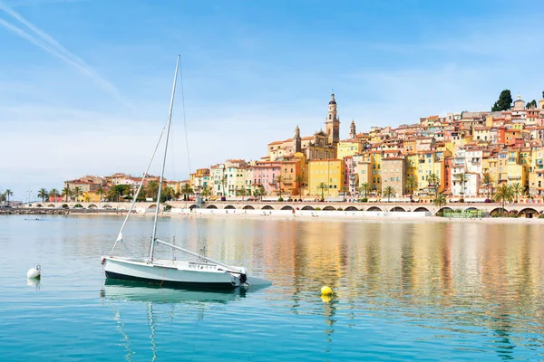 Beautiful view on Menton town on french riviera, cote d'azur, south France — Stock Photo, Image