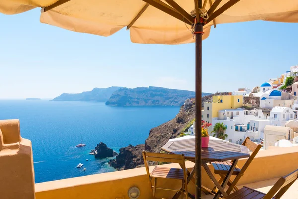 Terrace with view on aegean sea from Santorini island, cyclades, Greece — Stock Photo, Image