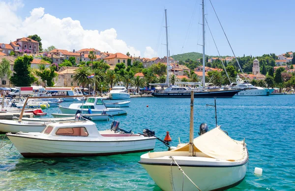 Cavtat, Dalmaçya, Hırvatistan güzel liman