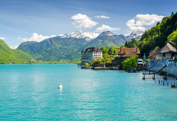 Prachtig Uitzicht Franse Alpen Aan Het Meer Van Annecy Frankrijk — Stockfoto