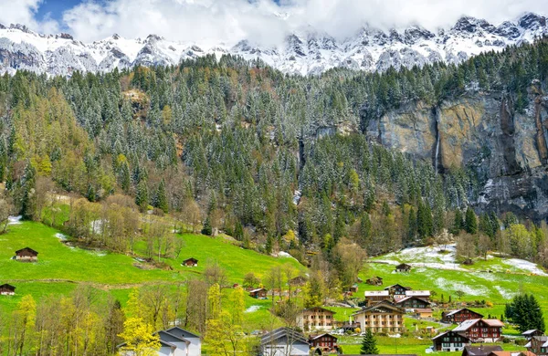Αλπικό Χωριό Lauterbrunnen Στην Ελβετία — Φωτογραφία Αρχείου