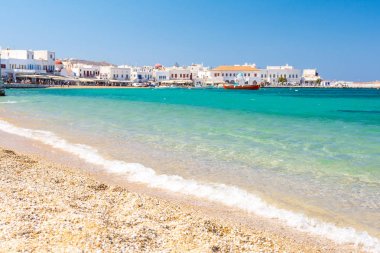 kristal berraklığında Ege Denizi ve Plajı Mykonos Adası, Kiklad Adaları, Yunanistan