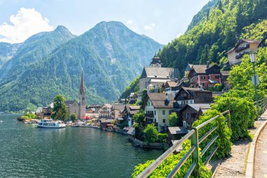 Avusturya Avusturya Alpleri'nde ünlü Hallstatt Köyü görüntüleyin