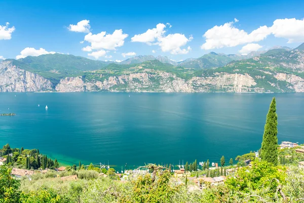 Zobrazit Gardské Jezero Alpy Itálie — Stock fotografie