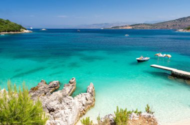 Arnavutluk'ta Ksamil cennet plaj