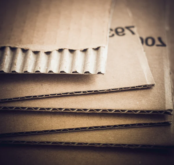Folhas de papelão ondulado vista de perto — Fotografia de Stock