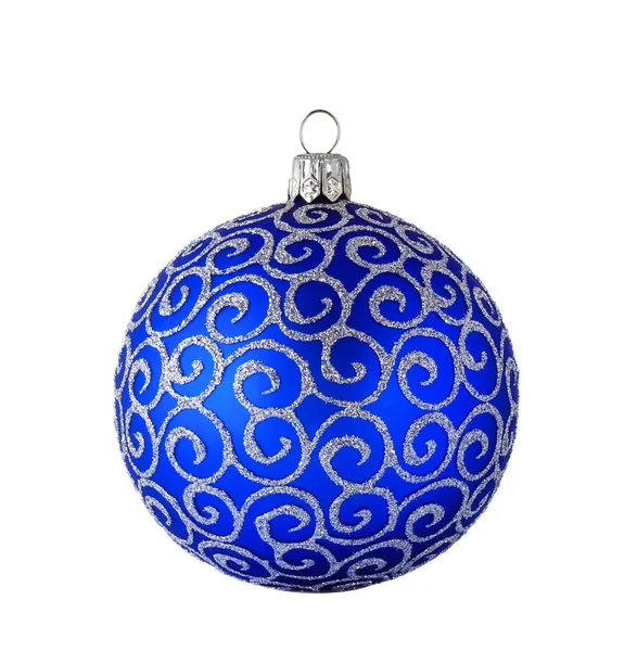 Blaue Weihnachtskugel isoliert auf weißem Hintergrund — Stockfoto