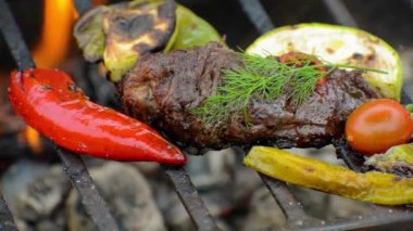 Barbekü sebze ızgara sığır eti biftek