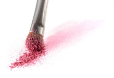 Bir fırça ile yapılan göz farı inme