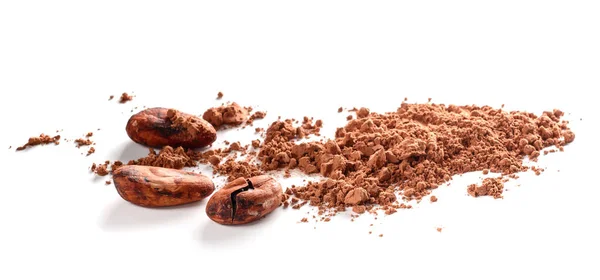 Kakaopulver und Kakaobohnen isoliert auf weiß — Stockfoto
