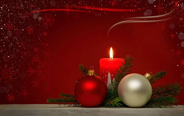 Weihnachten Hintergrund mit roter brennender Kerze — Stockfoto