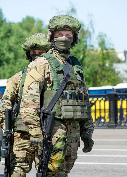 Moscow, Oroszország - 2018. május 09.: Orosz hadsereg különleges erők katonái — Stock Fotó