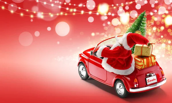 Babbo Natale Auto Rossa Consegna Regali Albero Natale Sfondo Rosso — Foto Stock