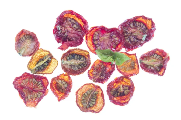 Getrocknete Tomaten isoliert auf weißem Hintergrund Ausschnitt — Stockfoto