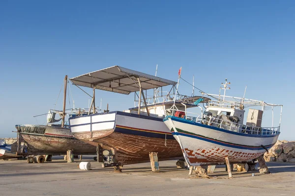 Old ship in Houmt Souk, Tunisia,r estoration of an old wooden boat — Stock Image Old ship in Houmt Souk, Tunisia,r estoration of an old wooden boat Stock Image