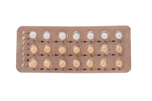 Крупный план различных цветных презервативов на размытом фоне — стоковое фото
