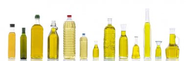 Yemek pişirmek için petrol farklı türleri kümesi. Grup şişe. Beyaz izole