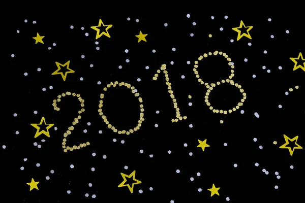 Φωτεινό χρυσό φιγούρες 2018, το νέο έτος με glitter αστέρια σε σκούρο φόντο. Γιορτή Χριστουγέννων και Πρωτοχρονιάς — Φωτογραφία Αρχείου