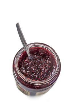 Ahududu reçeli beyaz bir arka plan üzerinde izole kavanoz Üstten Görünüm