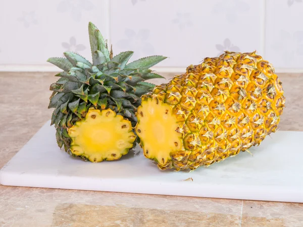 ananas plastik beyaz blok veya yönetim kurulu
