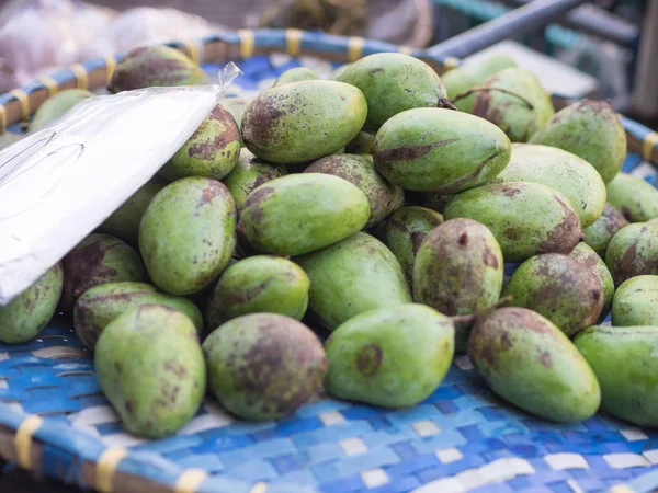 Купу зелений манго ринку, свіжі фрукти, Таїланд — стокове фото
