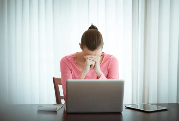 Empresária Stressada Escritório — Fotografia de Stock