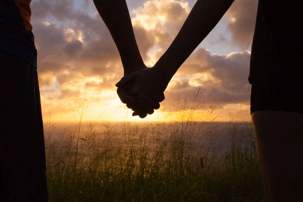 Couple Holding Hands Beach Sunset — Stock Photo, Image