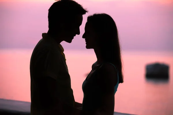 Pareja Romántica Playa Atardecer —  Fotos de Stock