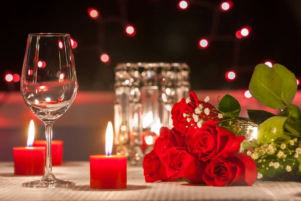 浪漫的烛光晚餐 浪漫精致的餐厅环境 — 图库照片