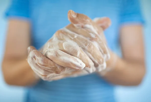 Une Personne Lave Les Mains Désinfectant Lavez Nettoyez Vos Mains Photos De Stock Libres De Droits