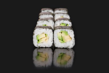 Japon yemek menüsü. Avokado rulo