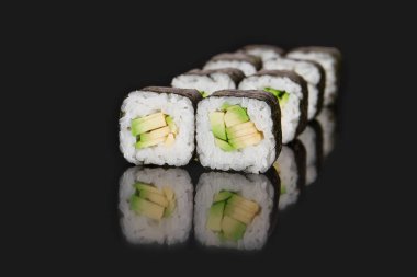 Japon yemek menüsü. Avokado rulo