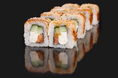 Suşi bar menüsü. Kanada rulo