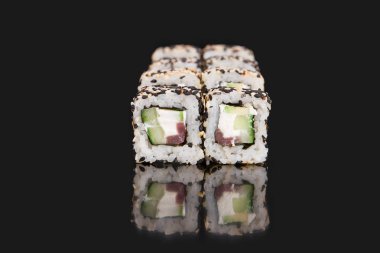 Japon yemek menüsü. ments rulo