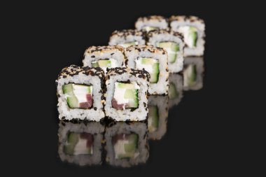 Japon yemek menüsü. ments rulo