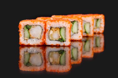 Suşi bar menüsü. Ebi Tempura rulo