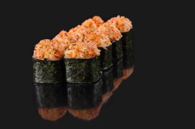 Suşi bar menüsü. Pişmiş rulo