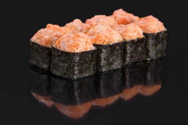 Suşi bar menüsü. Pişmiş rulo