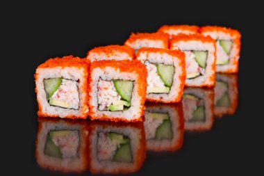 Suşi bar menüsü. California Roll