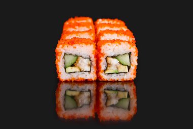 Suşi bar menüsü. yılan balığı ile California roll