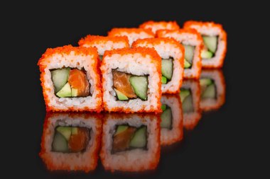 Suşi bar menüsü. rulo 