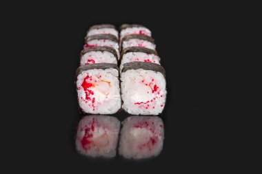 Japon yemek menüsü. Mikado rulo