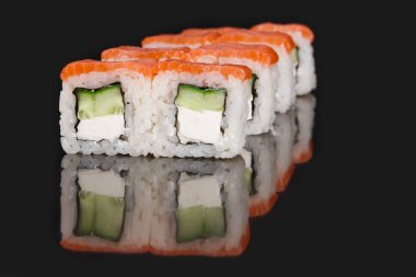 Suşi bar menüsü. Philadelphia ile Somon roll