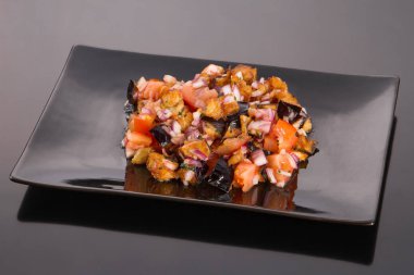 Menü için sote patlıcan