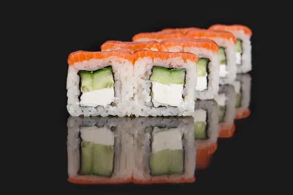 Menü für Sushi-Bar. Roll Philadelphia mit Lachs — Stockfoto